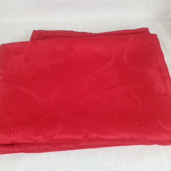 MainStays Rectangular Red Poinsettia Design Polyester Table Cloth Set of 4 52x70 - Picture 2 of 7